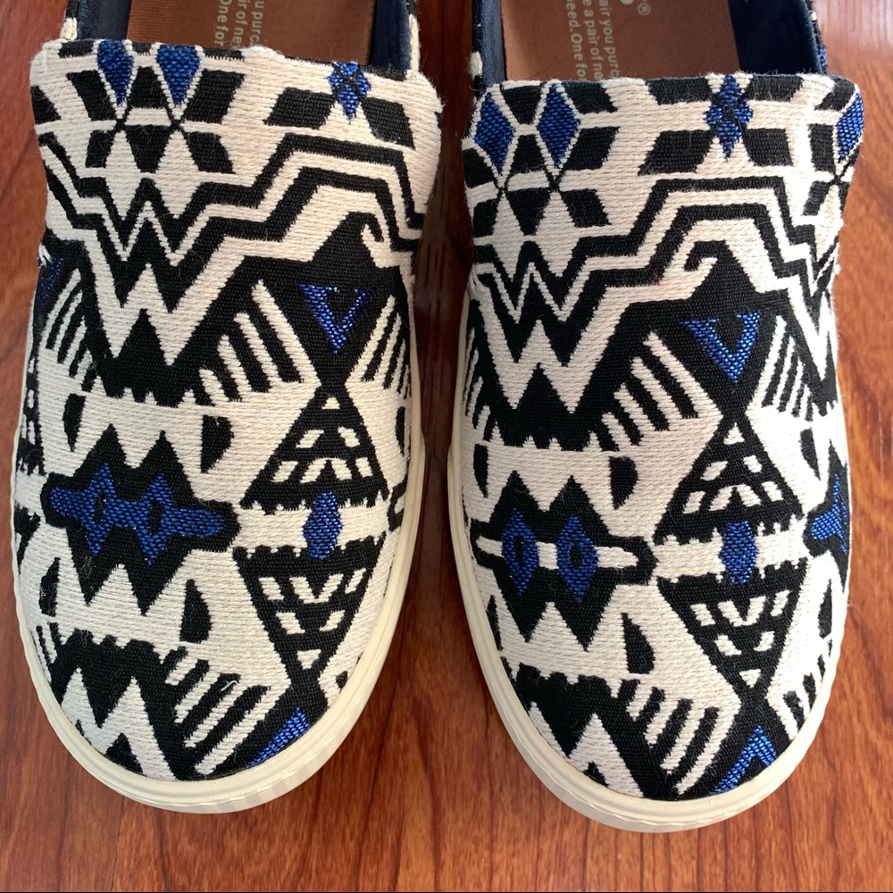 NWOT TOMS Sunset Stellar Blue Metallic Jacquard Embroidered Shoes - Sz  6 - Picture 4 of 10